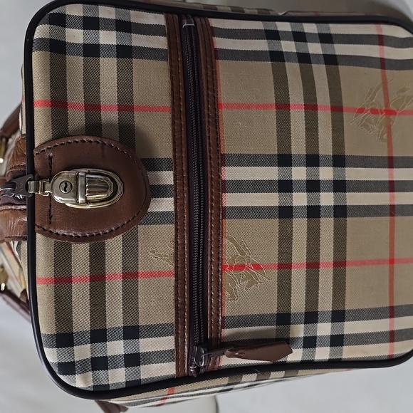 Burberry Vintage Duffle Bag - Picture 4 of 11